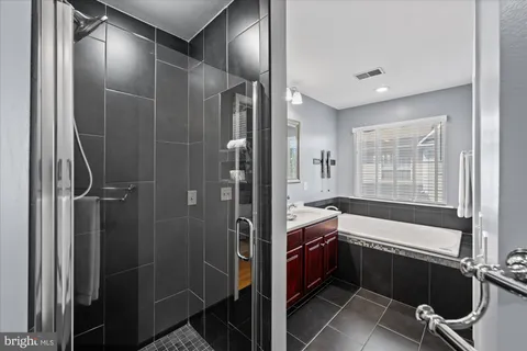 $810,000 | 5101 Gardner Drive, Alexandria, VA 22304