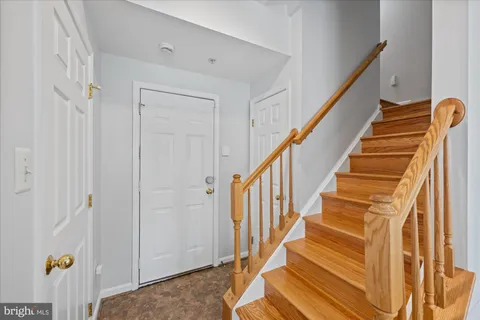 $810,000 | 5101 Gardner Drive, Alexandria, VA 22304