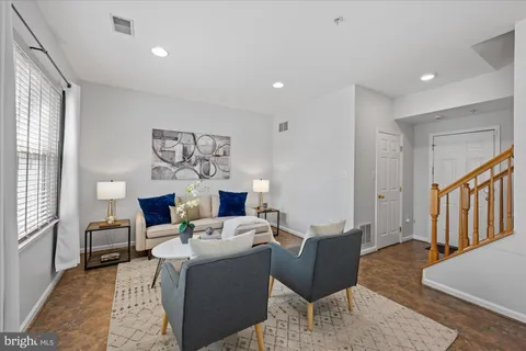 $810,000 | 5101 Gardner Drive, Alexandria, VA 22304