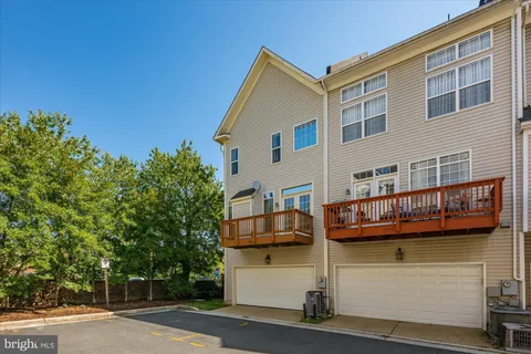 $810,000 | 5101 Gardner Drive, Alexandria, VA 22304