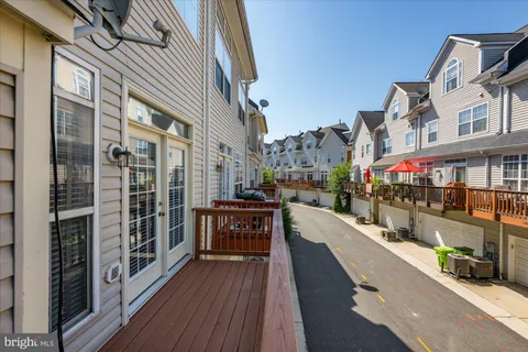 $810,000 | 5101 Gardner Drive, Alexandria, VA 22304