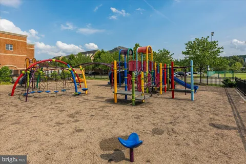 $810,000 | 5101 Gardner Drive, Alexandria, VA 22304