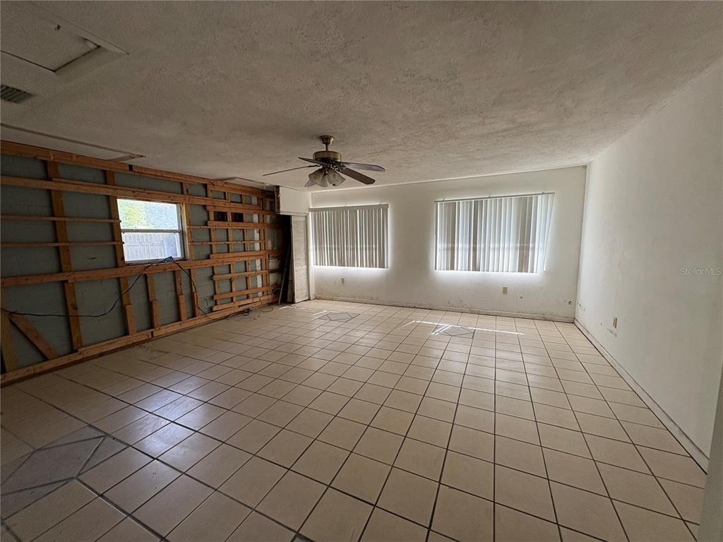 3922 South Apopka Avenue Inverness, FL 34452 - Photo 17 of 39 a view of an empty room and window