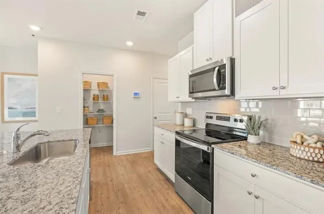 $2,050 | 5109 Sidney Square Drive, Flowery Branch, GA 30542