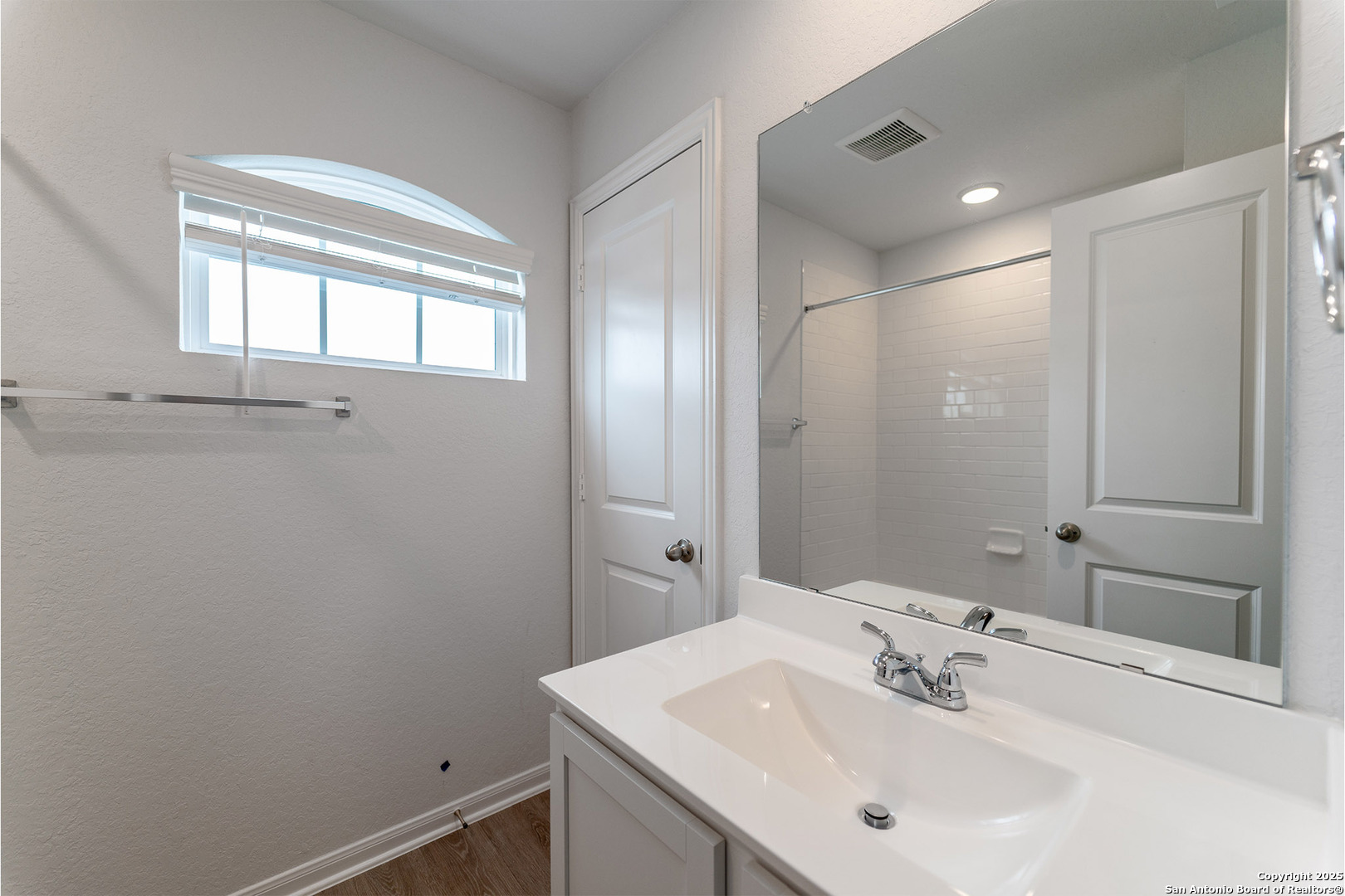 6632 Cibolo Springs Converse, TX 78109 - Photo 13 of 16 a bathroom with a sink and a mirror
