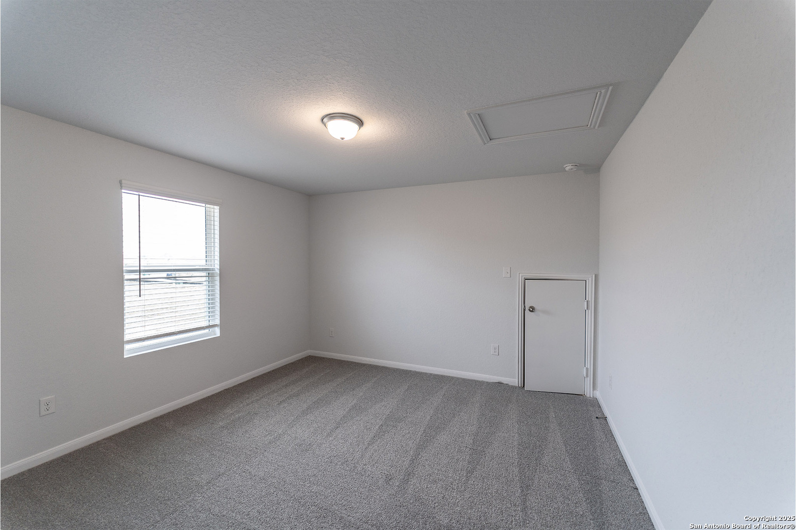6632 Cibolo Springs Converse, TX 78109 - Photo 14 of 16 an empty room with windows