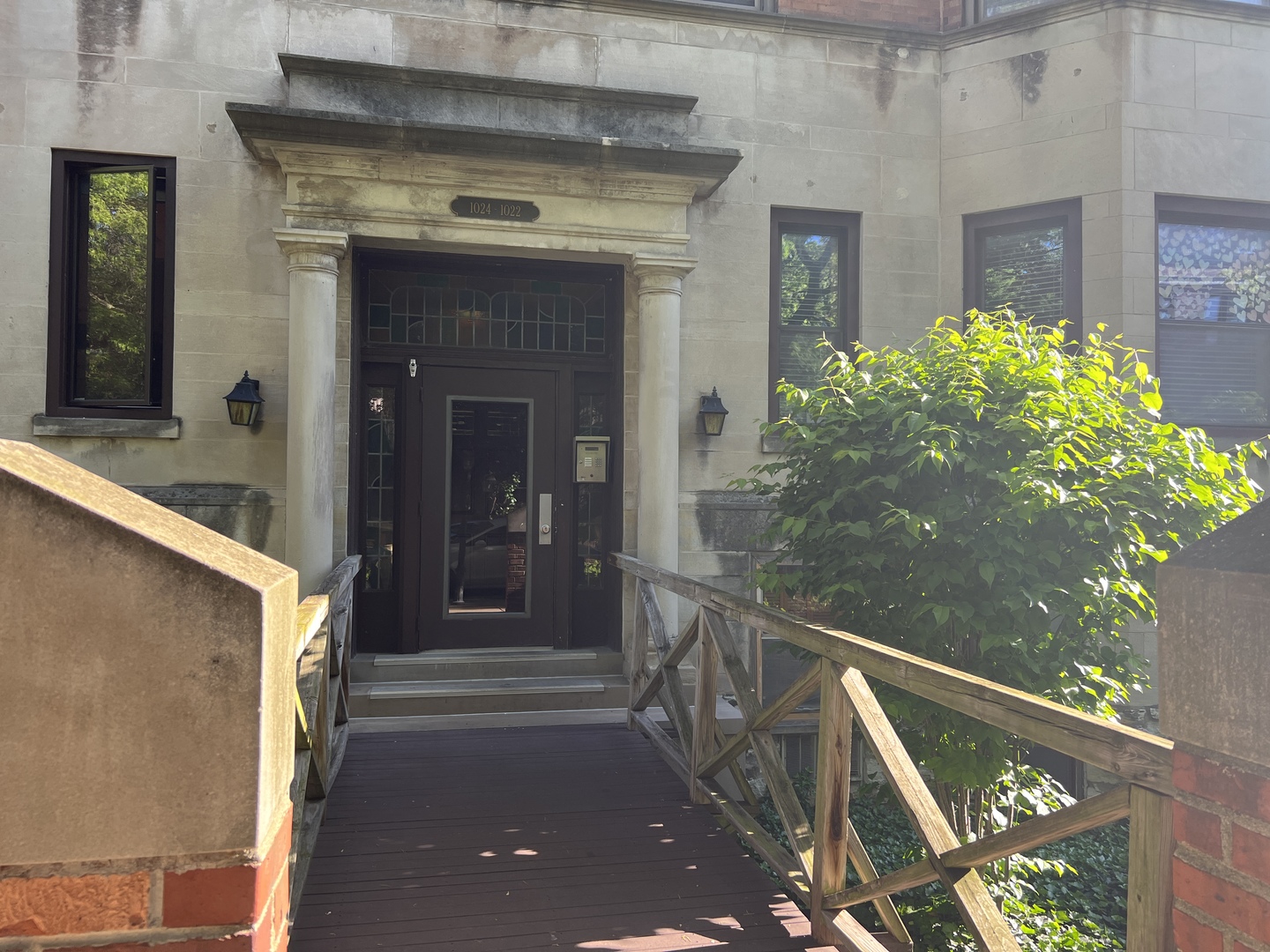 1024 West Byron Street, Unit 3W Chicago, IL 60613 - Photo 2 of 27 a view of a entryway door of the house