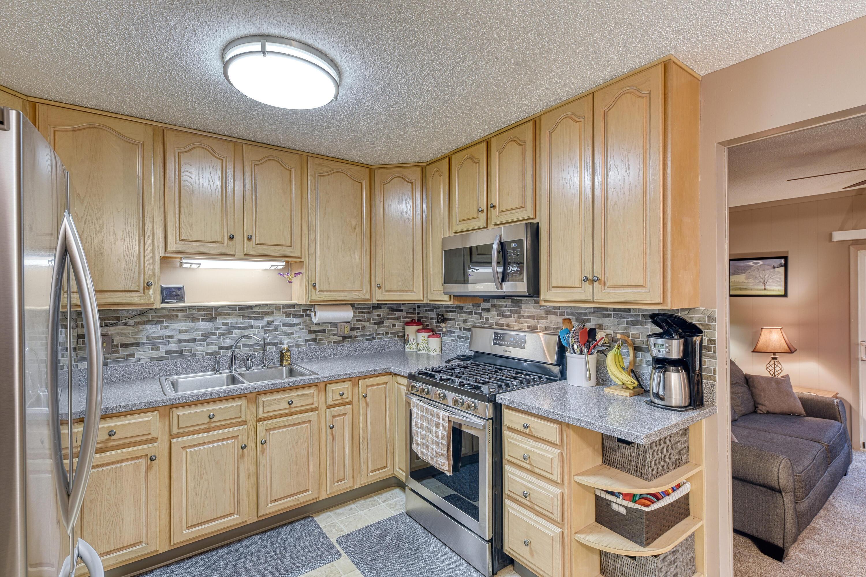2188 Trent Road Columbus, OH 43229 - Photo 9 of 33 Kitchen