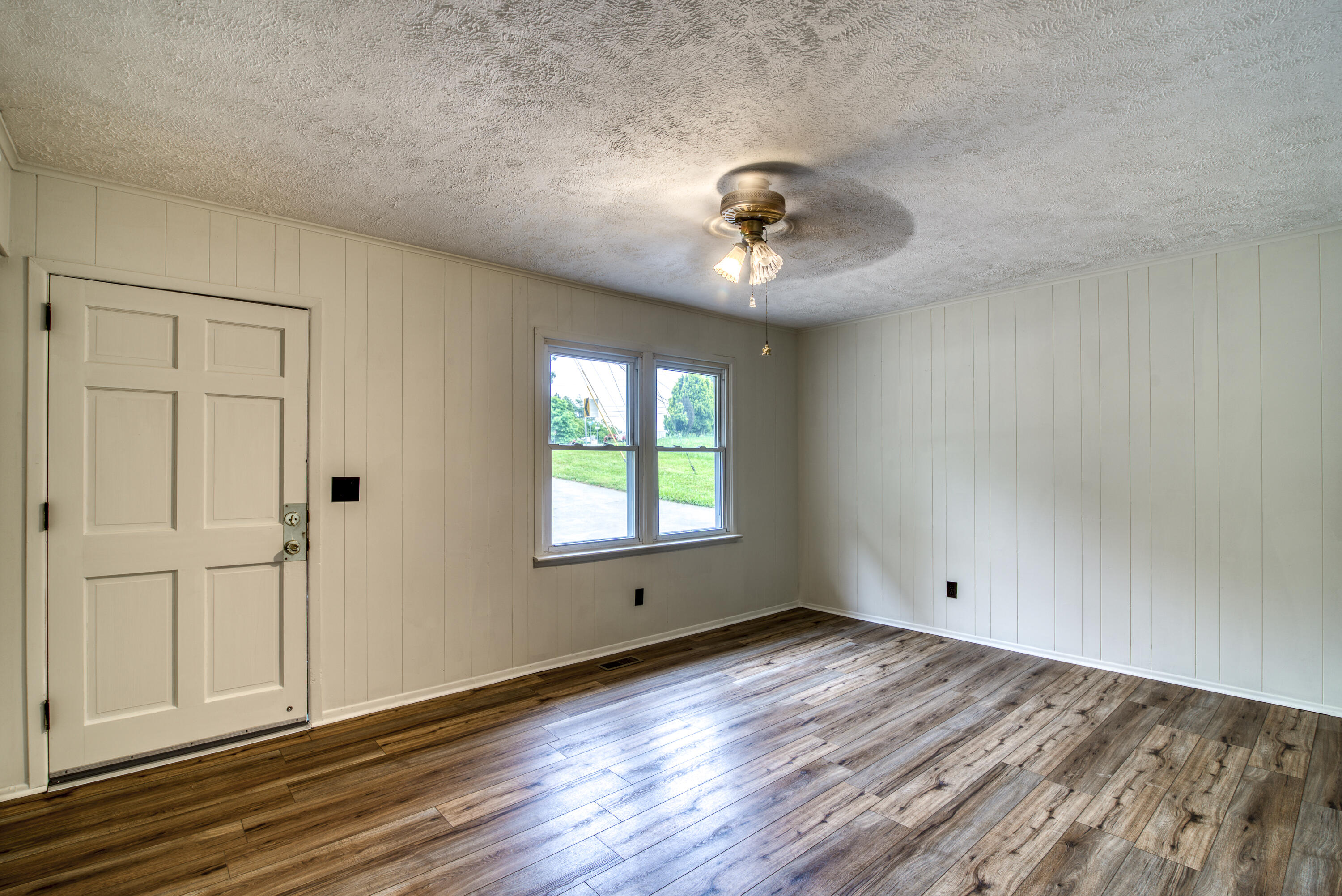 19504 Astor Road Abingdon, VA 24210 - Photo 2 of 18 19504-Astor-Bristol-VA Matt-Smith-Realty