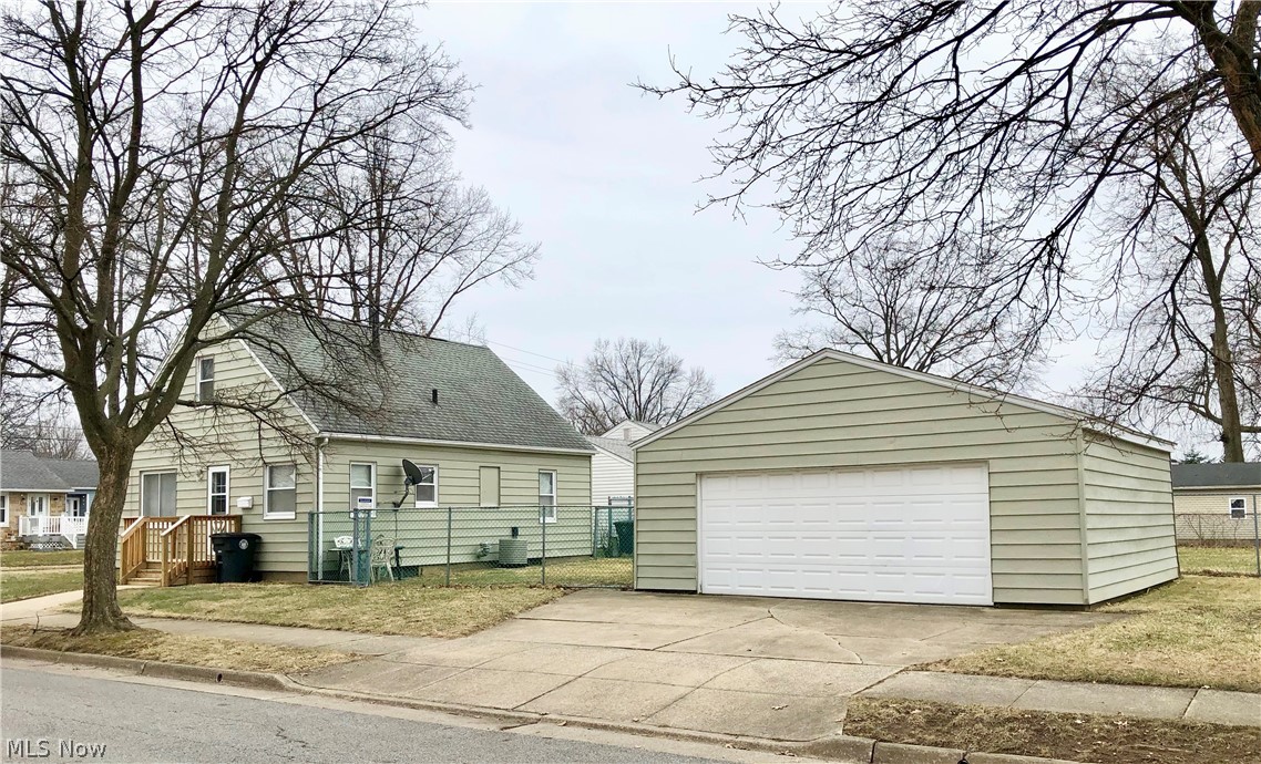 1302 Inman Street Akron, OH 44306 - Photo 2 of 17