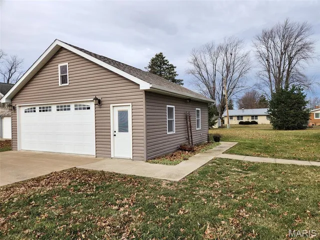 $385,000 | 1306 South Home Street, Palmyra, MO 63461