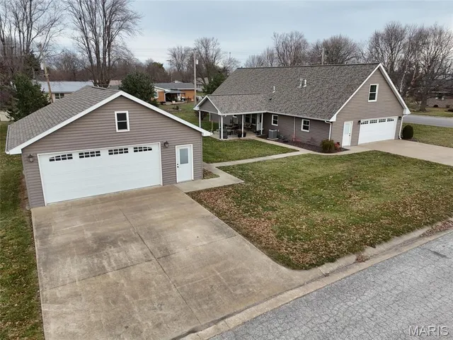 $385,000 | 1306 South Home Street, Palmyra, MO 63461