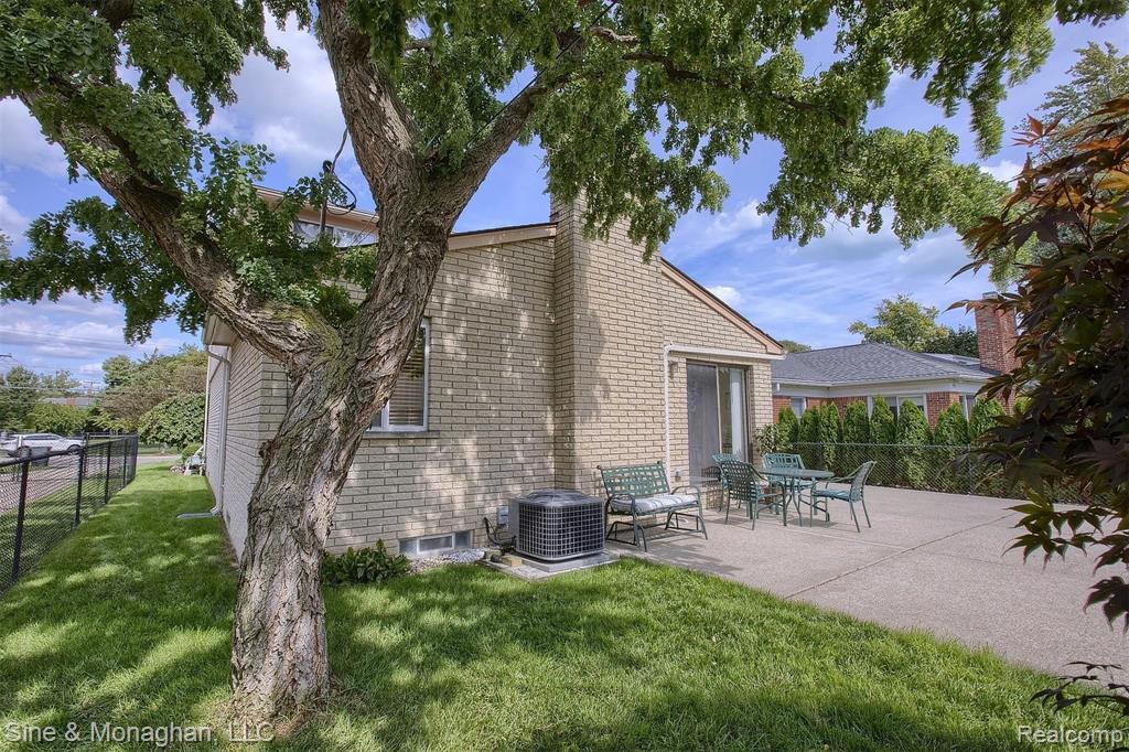 35 Vernier Road Grosse Pointe Shores, MI 48236 - Photo 30 of 38