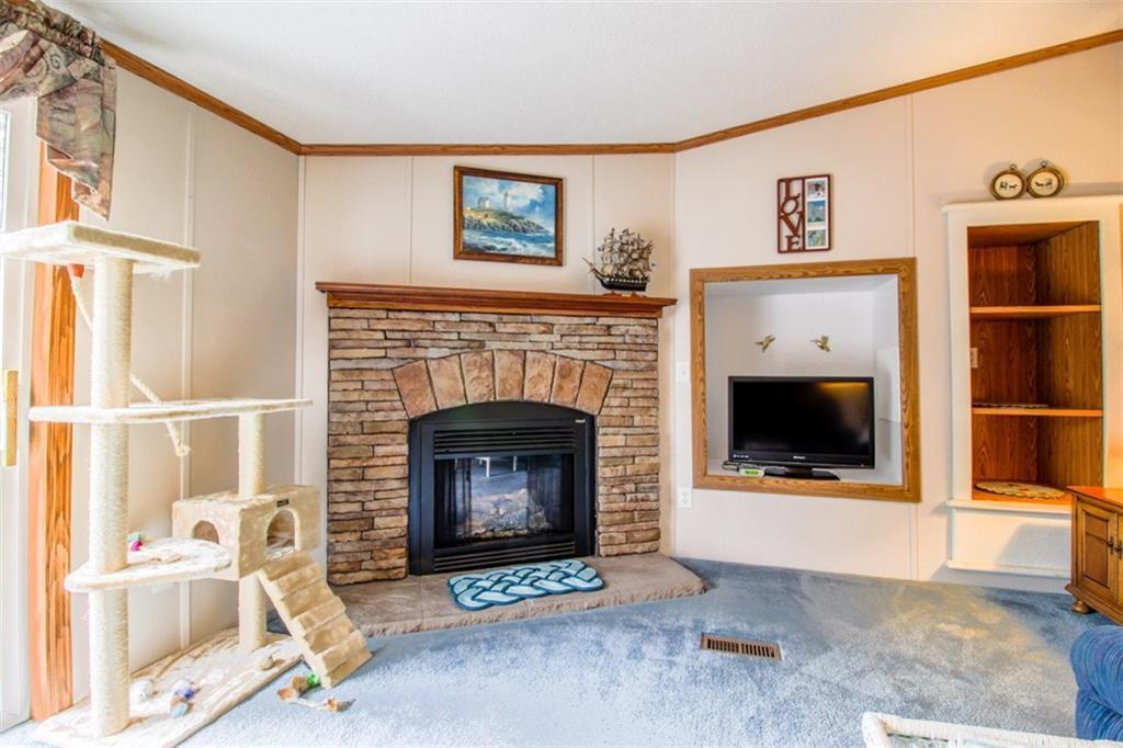 3 Eastwoods Road Kennebunk, ME 04043 - Photo 6 of 22 Living Room