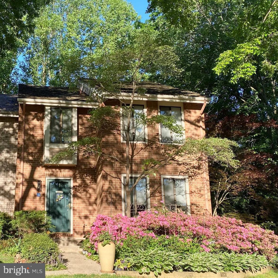2024 Swans Neck Way Reston, VA 20191 - Photo 2 of 4