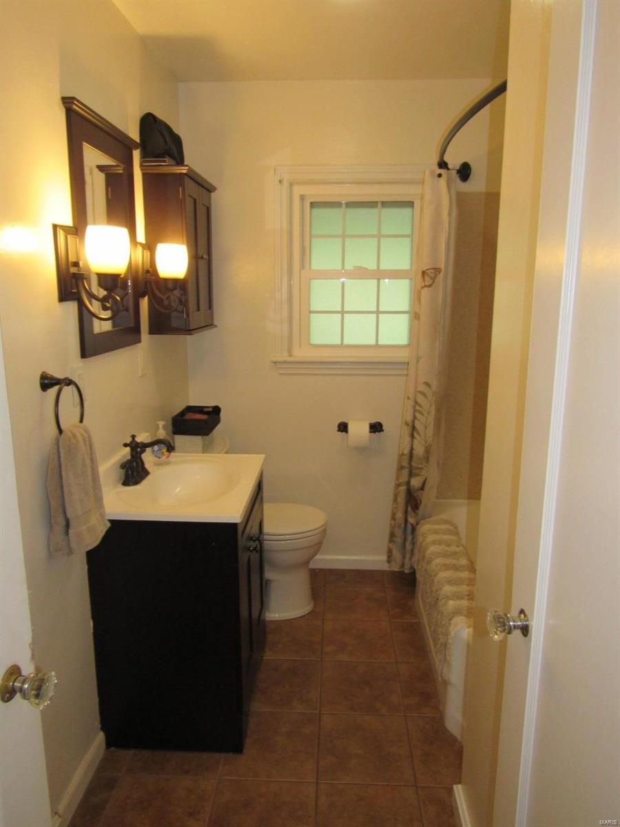 932 Danforth Street Alton, IL 62002 - Photo 8 of 22
