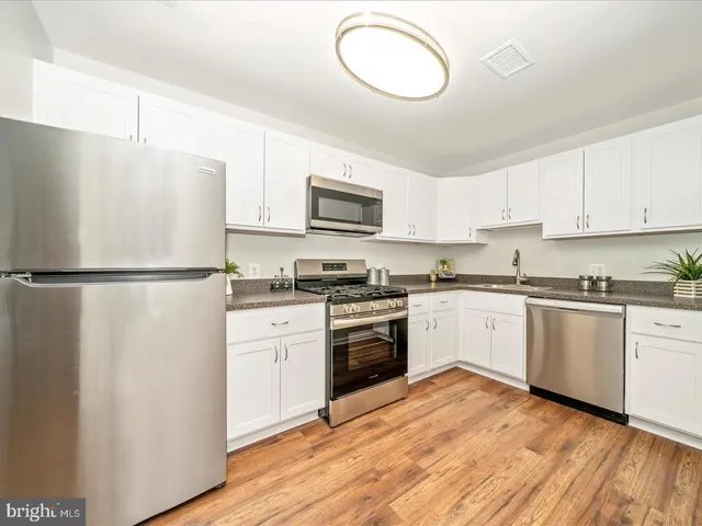 $1,849 | 824 Quince Orchard Boulevard, Unit 824202, Gaithersburg, MD 20878