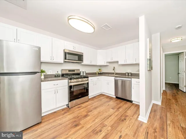 $1,849 | 824 Quince Orchard Boulevard, Unit 824202, Gaithersburg, MD 20878