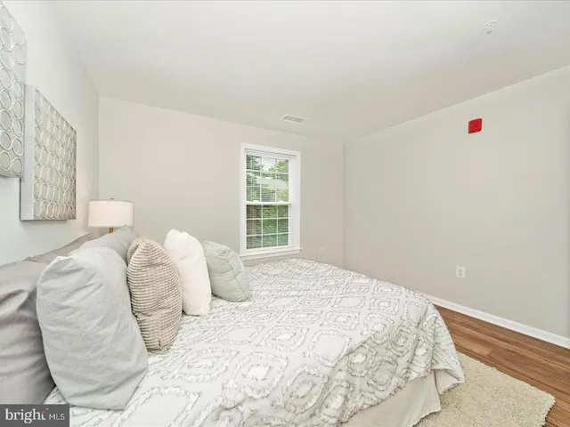 $1,849 | 824 Quince Orchard Boulevard, Unit 824202, Gaithersburg, MD 20878