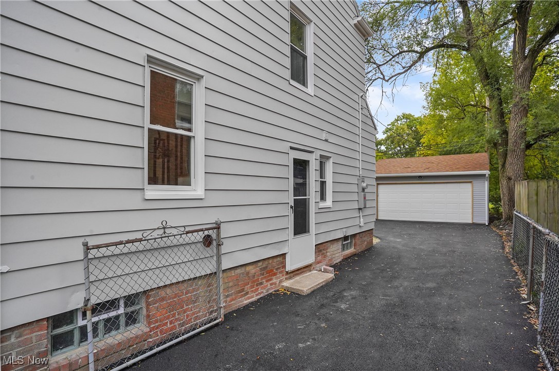 3734 Bainbridge Road Cleveland Heights, OH 44118 - Photo 38 of 41