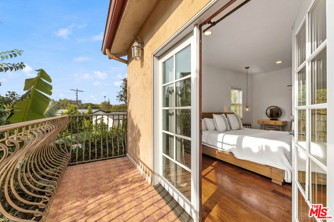 12109 Maxwellton Road Studio City, CA 91604 - Photo 15 of 75