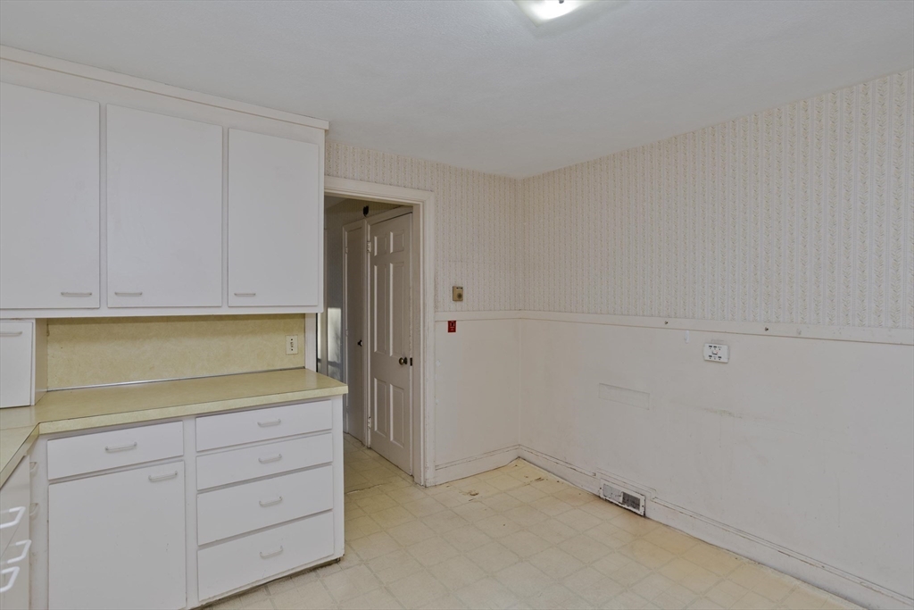 57 Cooley Drive Longmeadow, MA 01106 - Photo 5 of 32