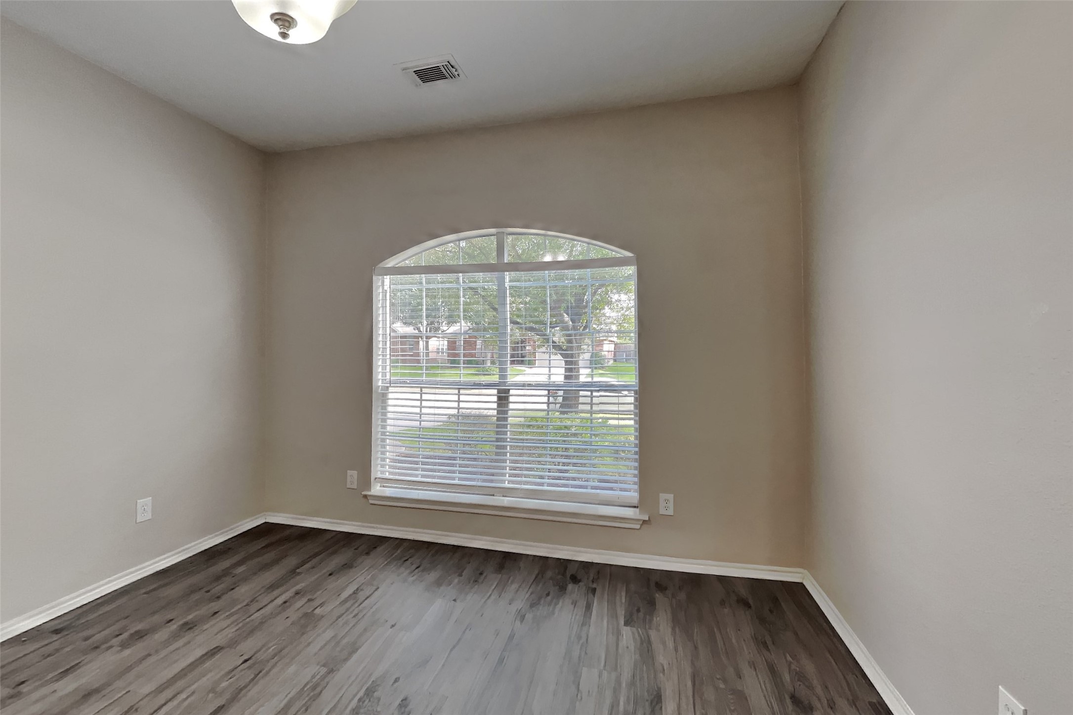 2311 Rendale Court Spring, TX 77388 - Photo 6 of 19