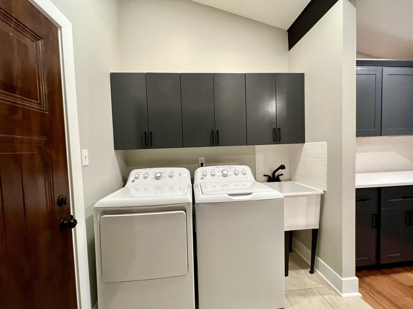 515 South Street Lockport, IL 60441 - Photo 18 of 22 a utility room with dryer and washer