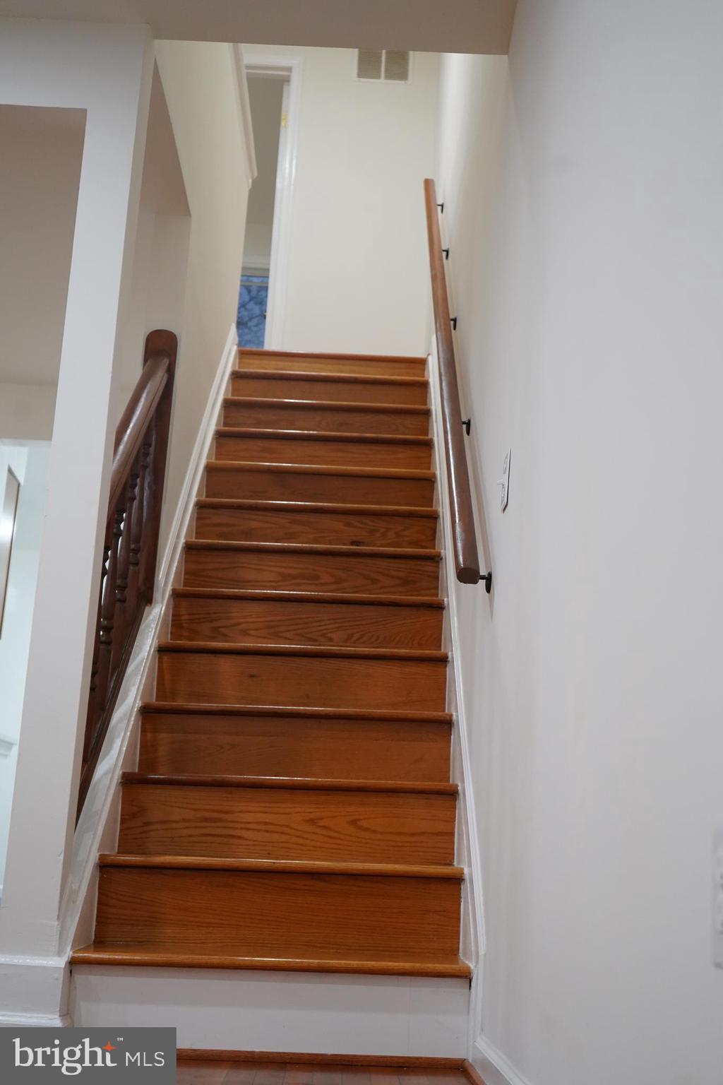 802 West Barre Street Baltimore, MD 21230 - Photo 28 of 72 Steps up