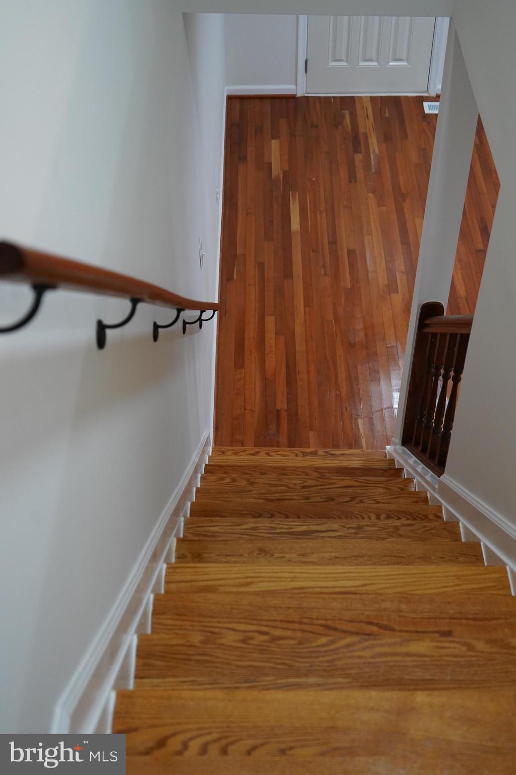 802 West Barre Street Baltimore, MD 21230 - Photo 30 of 72 a view of entryway with wooden floor