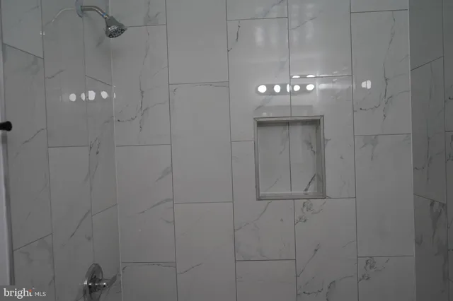 $289,999 | 802 West Barre Street, Baltimore, MD 21230