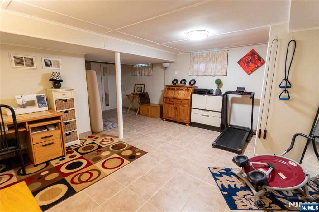 93 Brighton Road Clifton, NJ 07012 - Photo 21 of 32