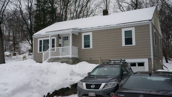32 Saning Road Weymouth, MA 02191 - Photo 2 of 9 Gallery Image 2