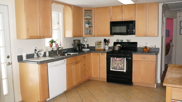 32 Saning Road Weymouth, MA 02191 - Photo 3 of 9 Gallery Image 3