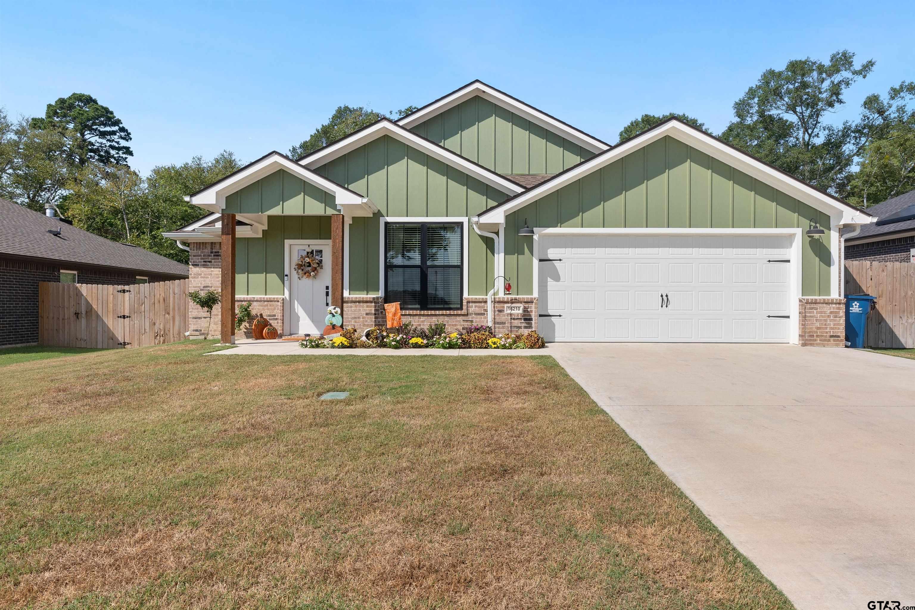 16210 Crossing Circle Lindale, TX 75771 - Photo 1 of 30