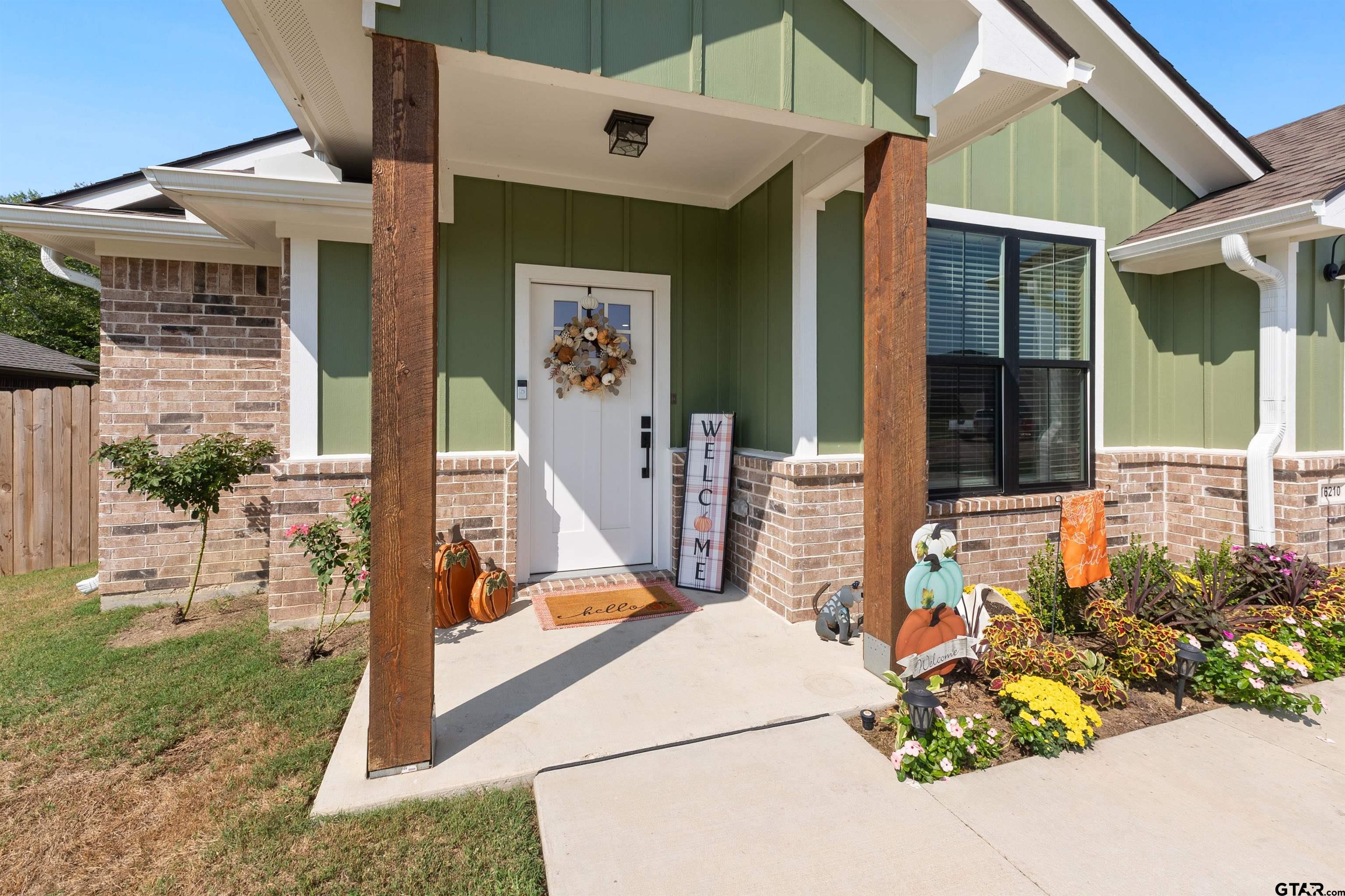 16210 Crossing Circle Lindale, TX 75771 - Photo 2 of 30