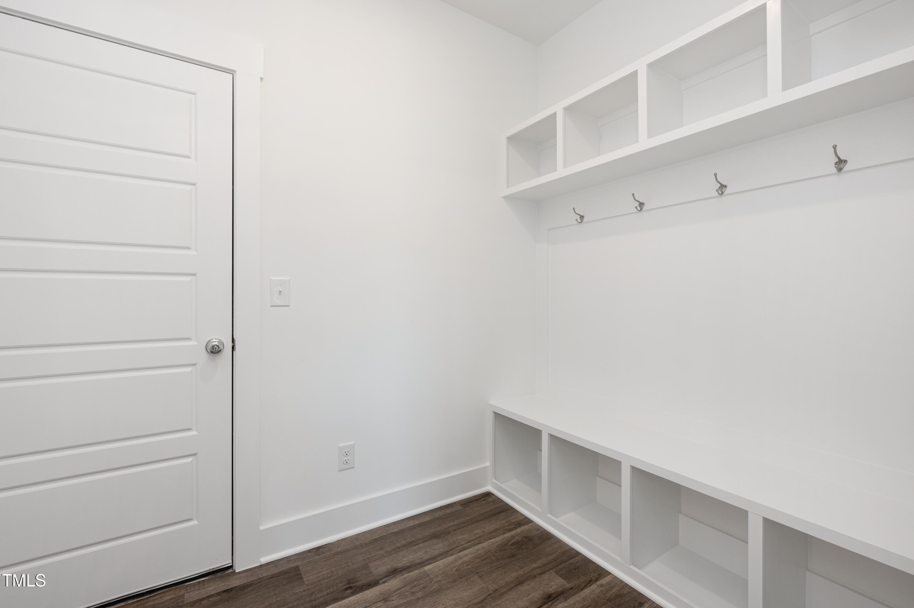 3920 Willow Gate Way Raleigh, NC 27604 - Photo 10 of 21 Stock Photo