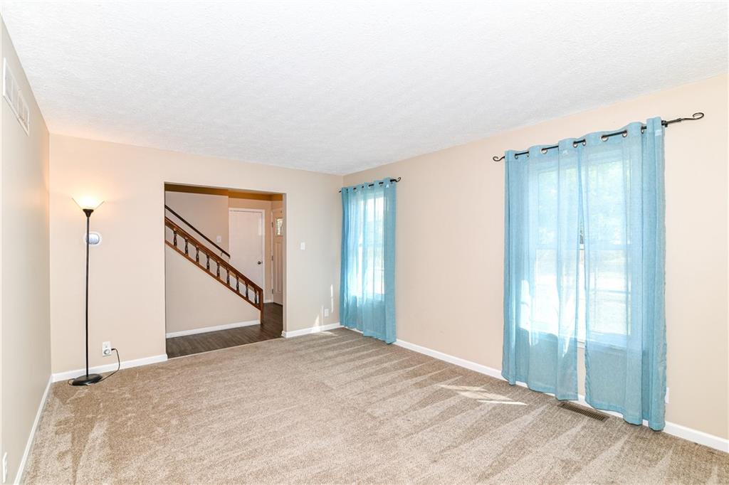 8633 Fox Ridge Lane Indianapolis, IN 46256 - Photo 4 of 34 Gallery Image 4