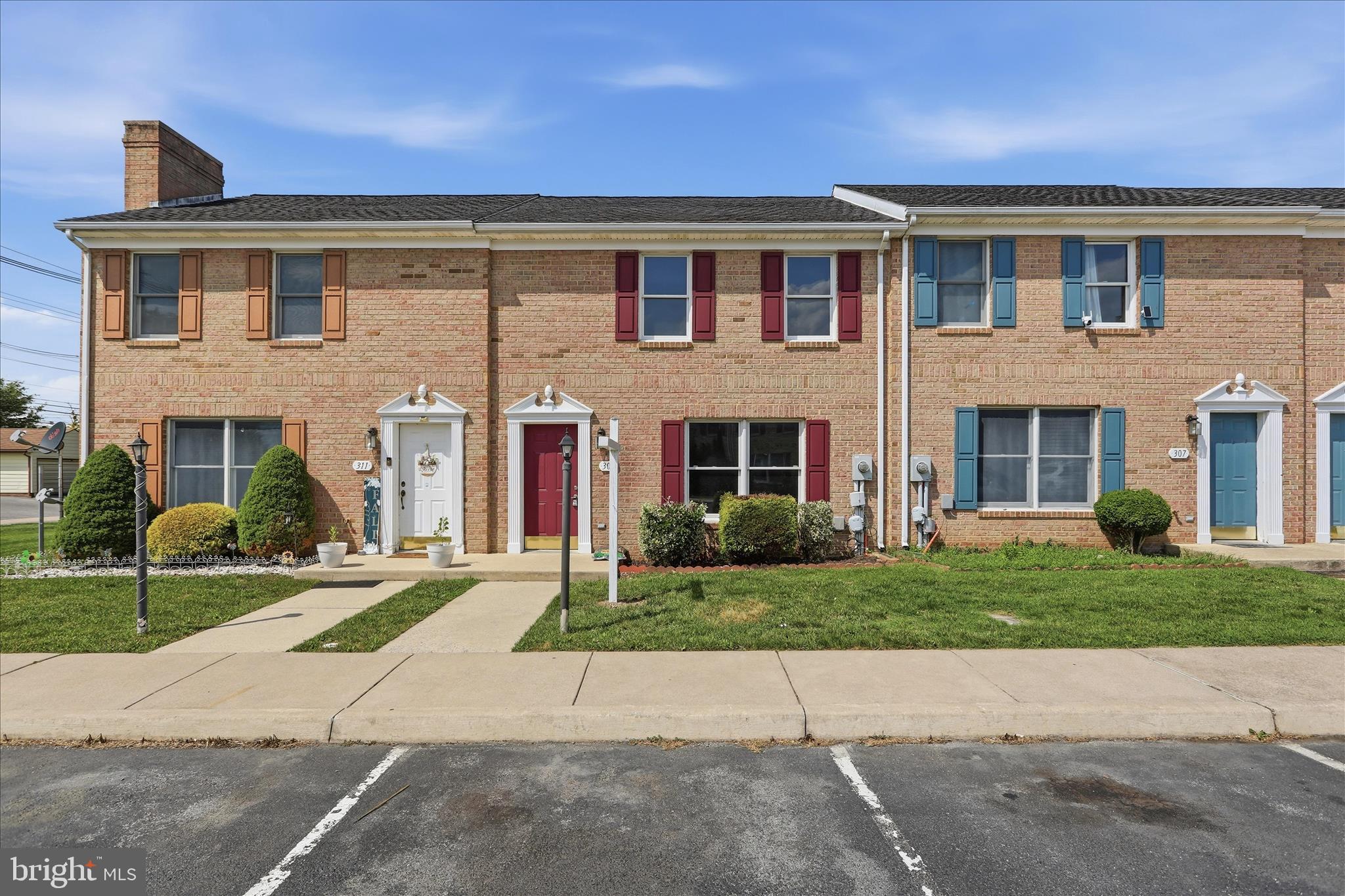 309 East Ridge Drive Hagerstown, MD 21740 - Photo 2 of 28