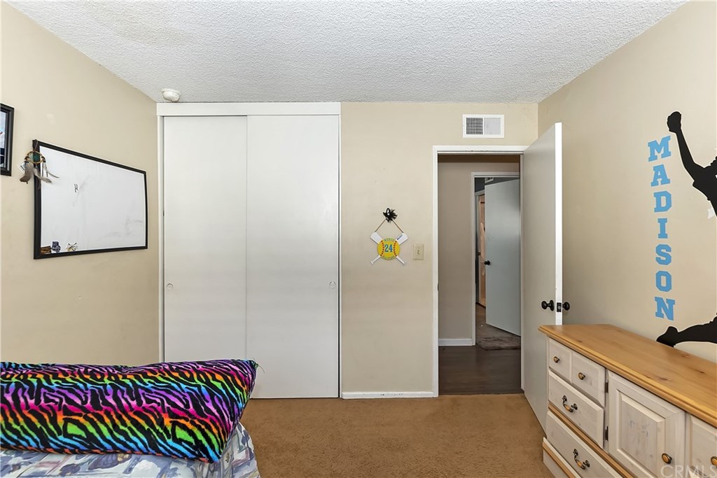 8372 Raintree Avenue Riverside, CA 92504 - Photo 15 of 35