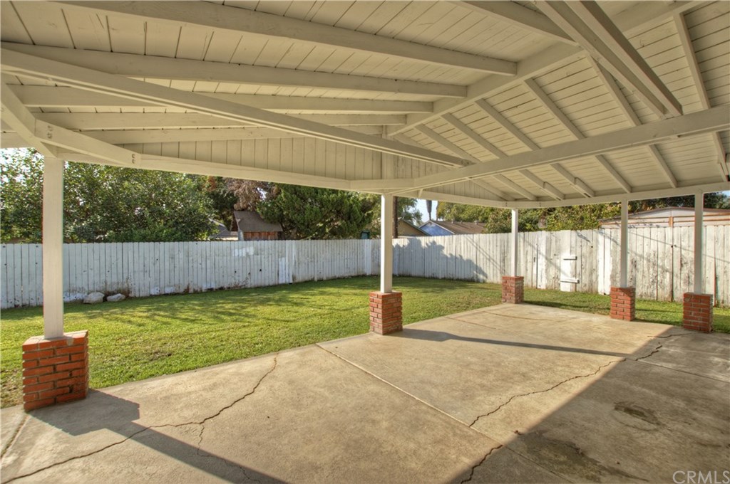 8372 Raintree Avenue Riverside, CA 92504 - Photo 25 of 35