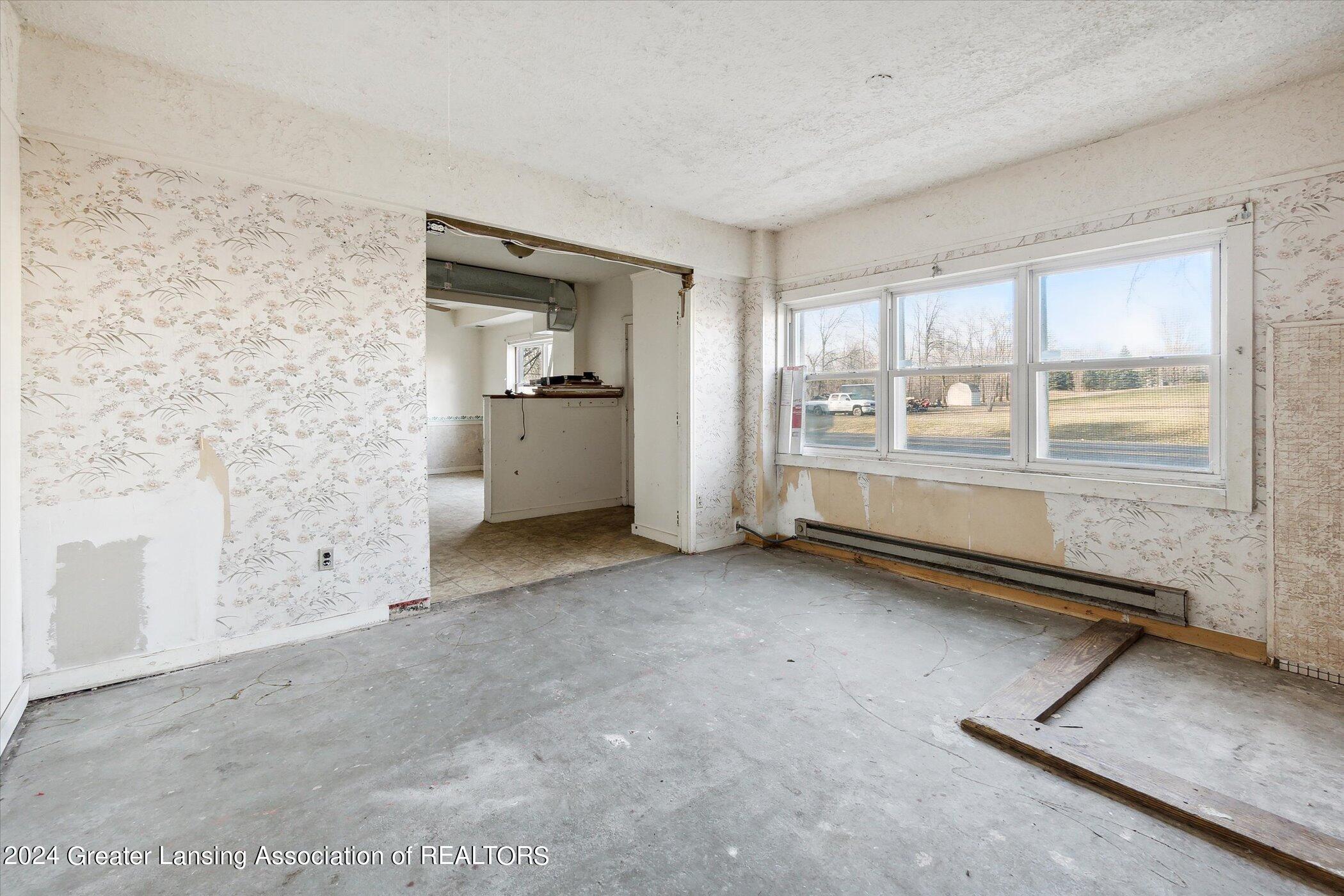 5884 East Round Lake Road Dewitt, MI 48820 - Photo 5 of 37 05-5884-Round-Lake-Rd-Laingsburg-MI-4884