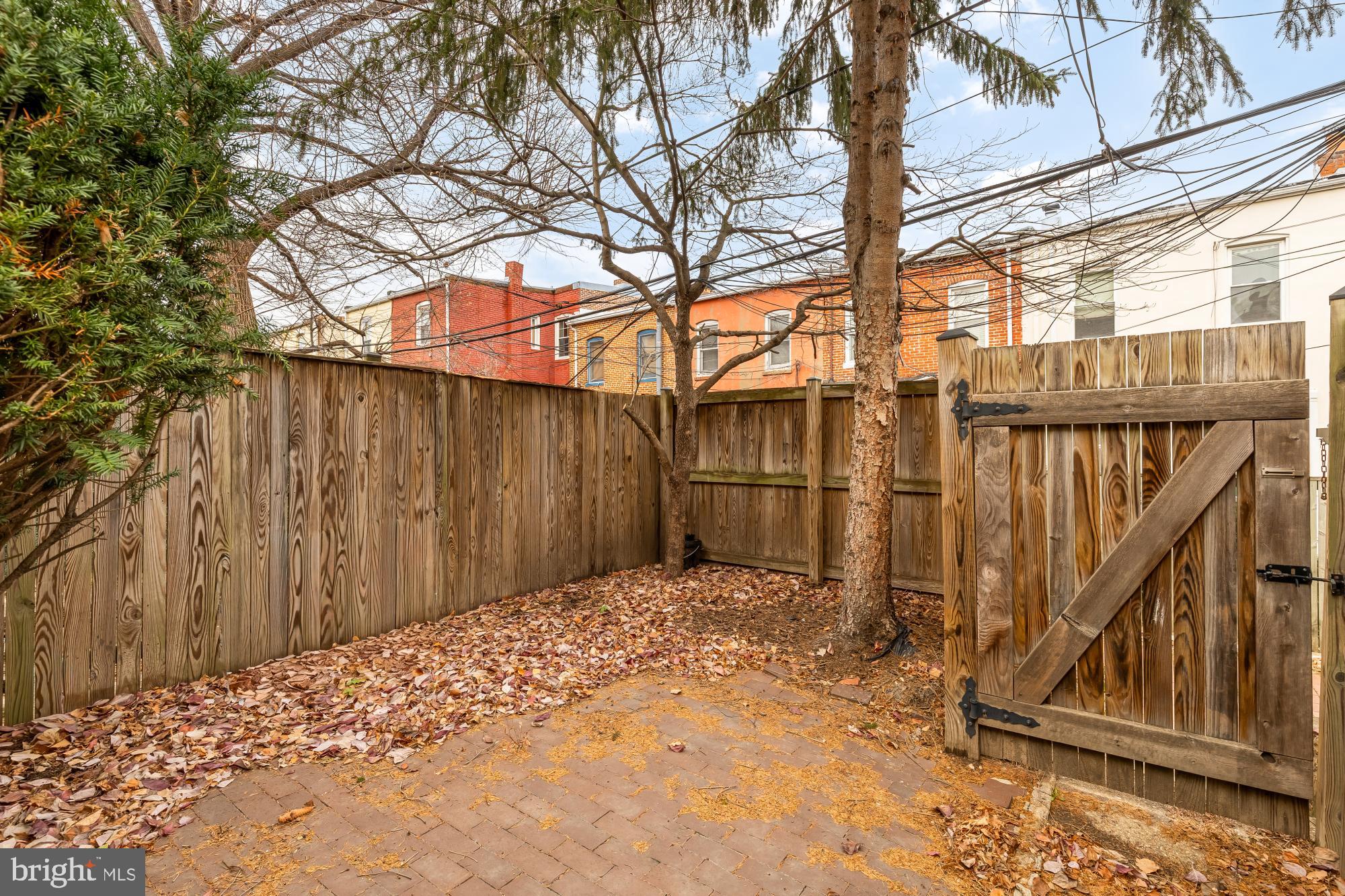 650 E Street Northeast, Unit A Washington, DC 20002 - Photo 16 of 31 a view of a backyard