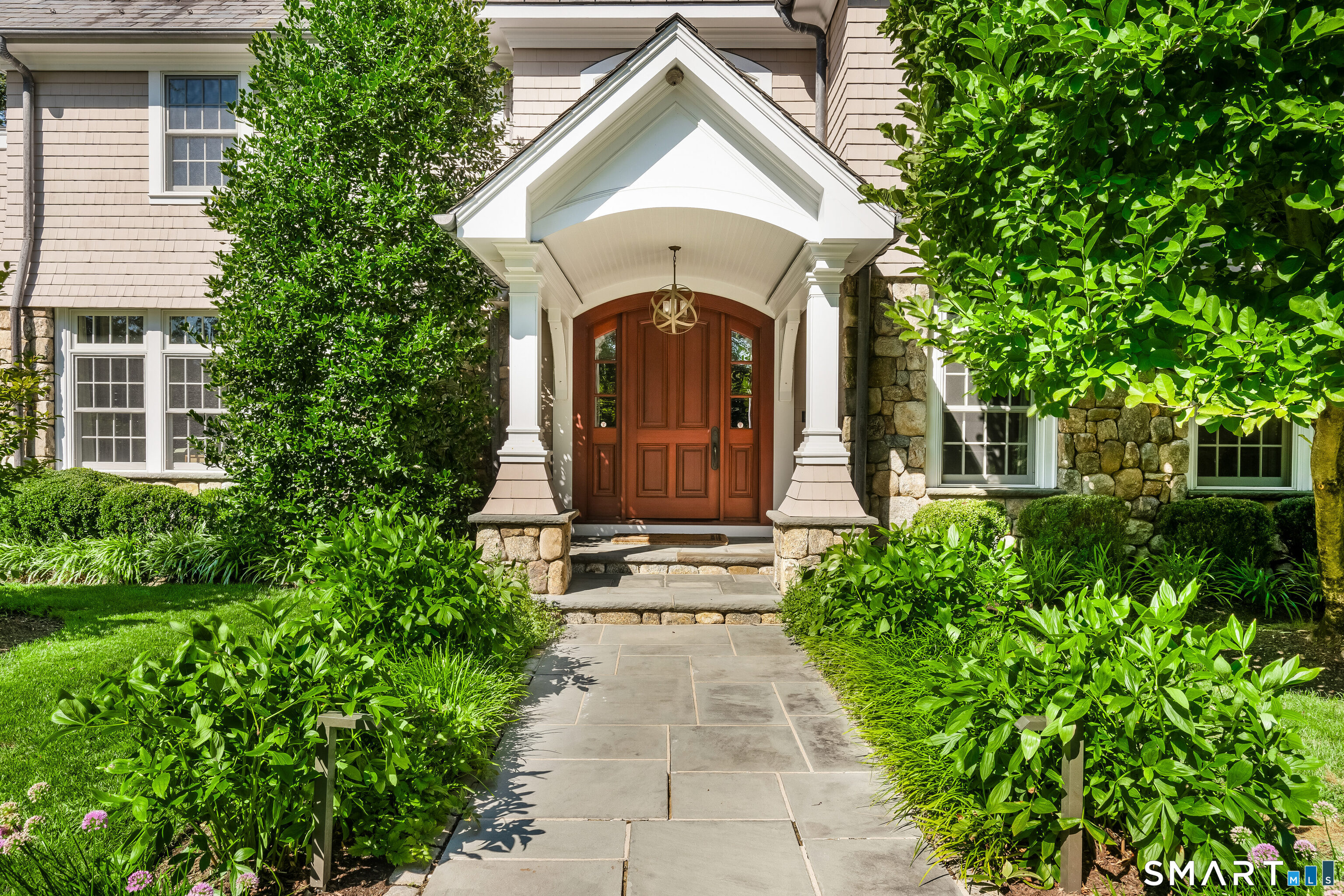 473 Hollow Tree Ridge Road Darien, CT 06820 - Photo 4 of 37