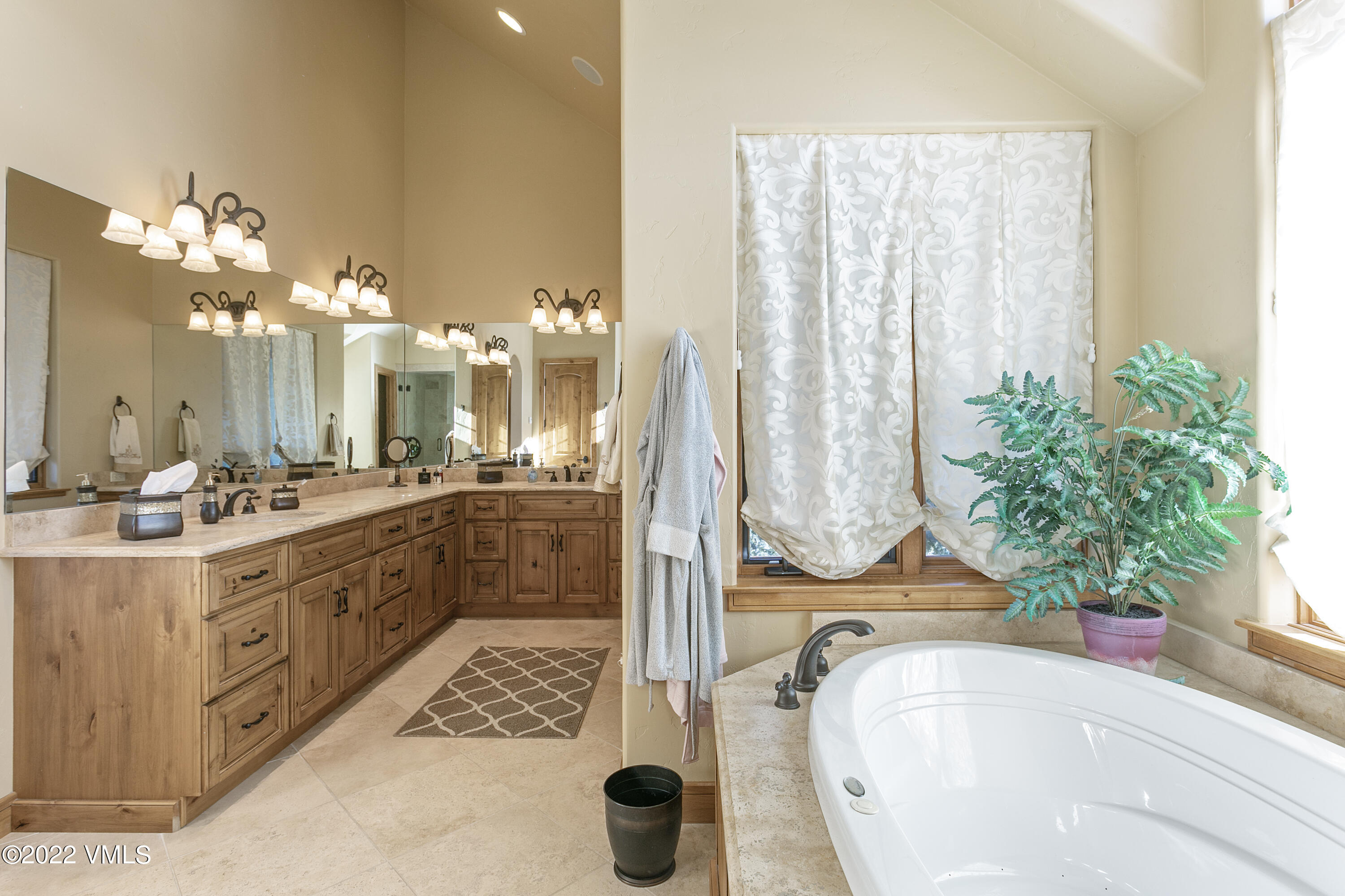 875 Cordillera Way Edwards, CO 81632 - Photo 25 of 57 875 Cordillera Way-022