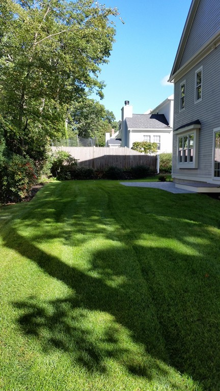 25 Rae Avenue Needham, MA 02492 - Photo 4 of 23