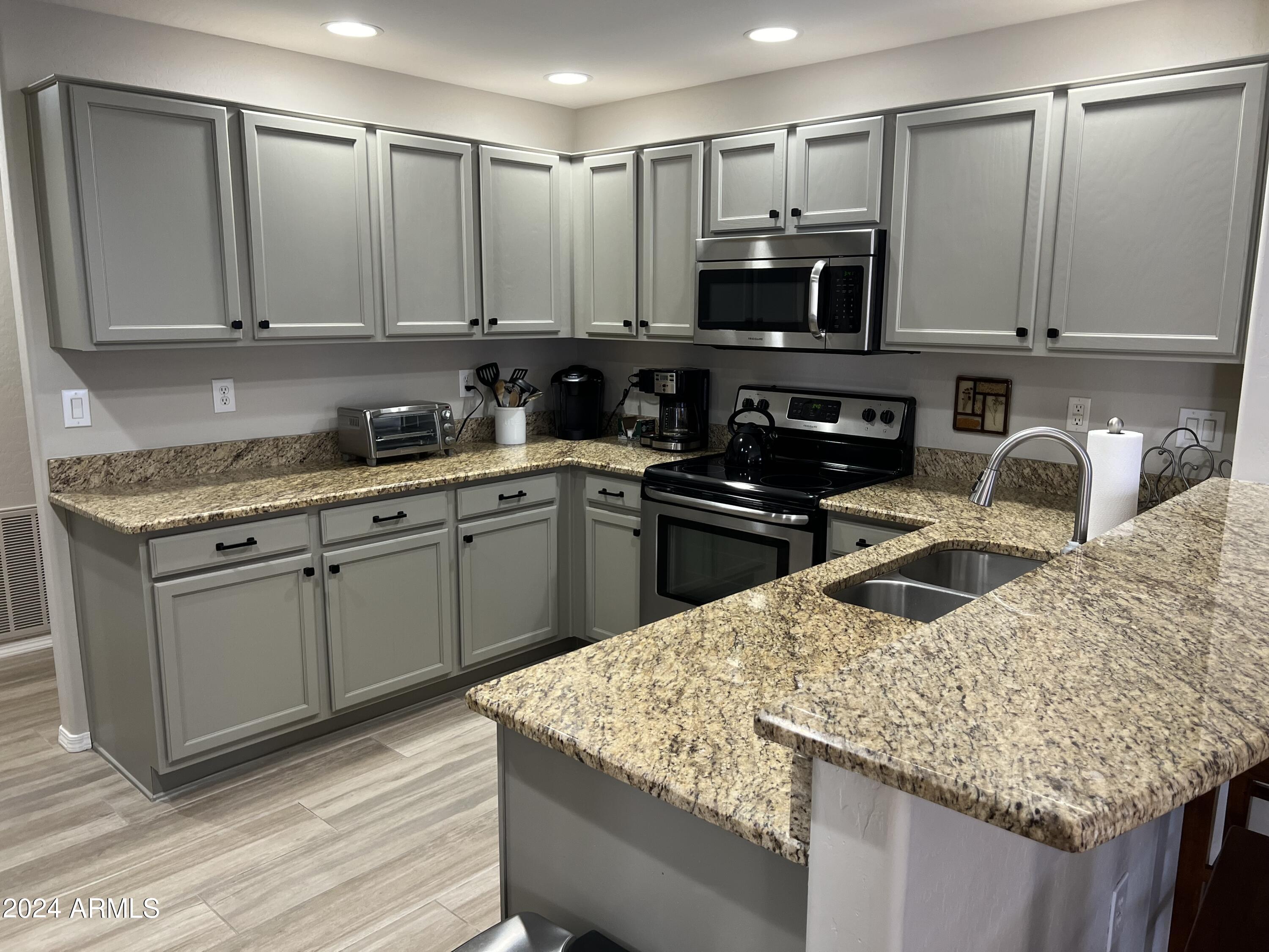 19700 North 76th Street, Unit 1175 Scottsdale, AZ 85255 - Photo 4 of 20 kitchen