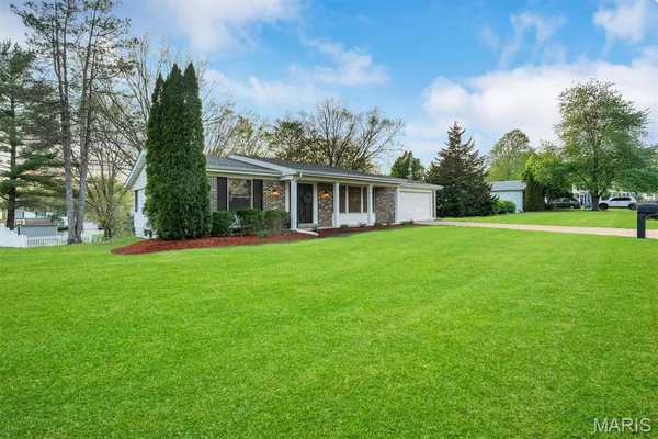 $379,900 | 17 Atwood Drive, St. Peters, MO 63376