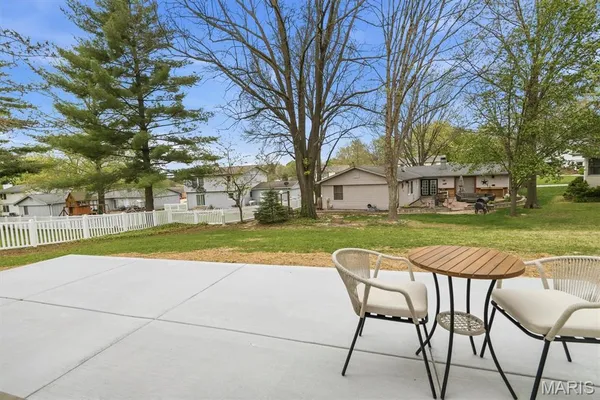 $379,900 | 17 Atwood Drive, St. Peters, MO 63376