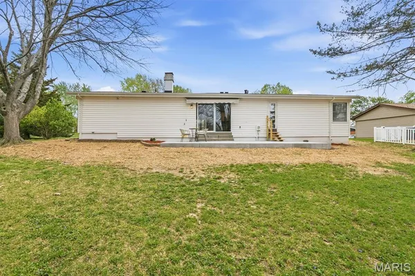 $379,900 | 17 Atwood Drive, St. Peters, MO 63376